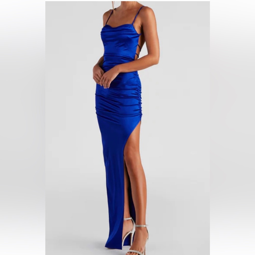 GORGEOUS NWT Windsor Store Royal Blue Gown